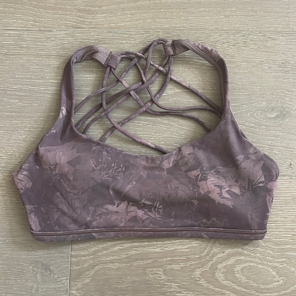 Lululemon free to be wild bra size 4
